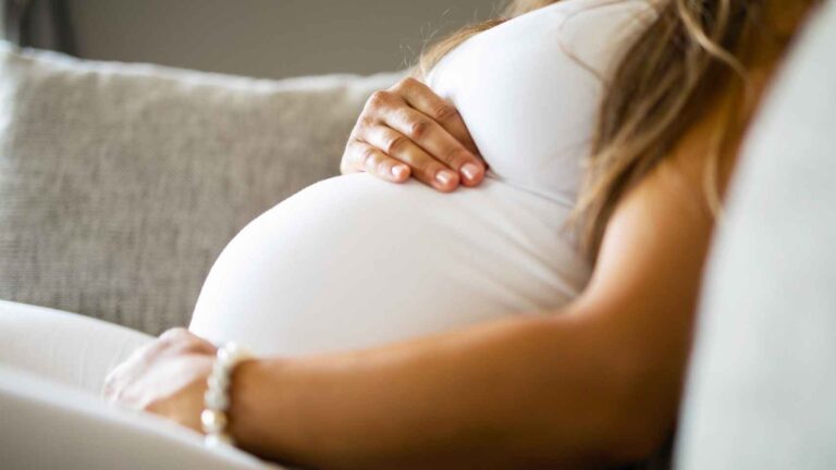 Aprende el significado detrás de soñar que un familiar está embarazada